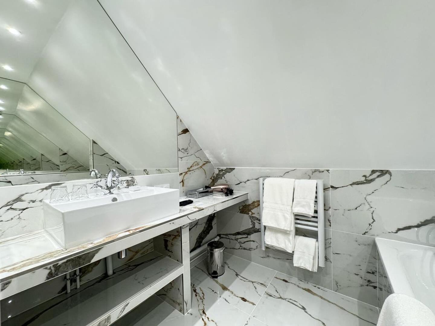 Le Tardif, Noble Guesthouse Bayeux Oda fotoğraf